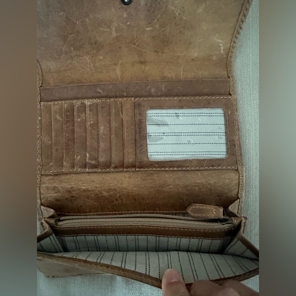 Frye Melissa trifold Leather Wallet - Picture 3 of 6